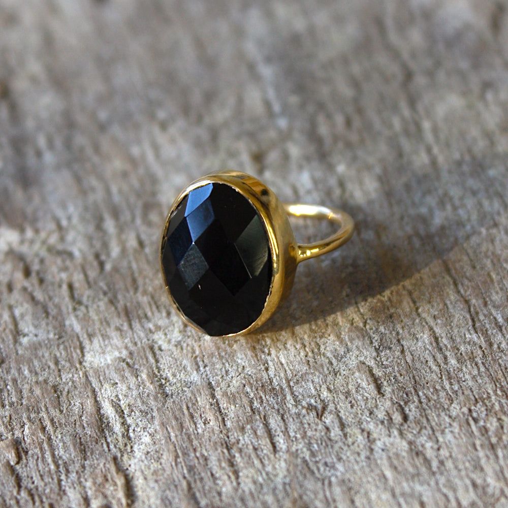 Bague dorée pierre facettée - 50 / ONYX NOIRE