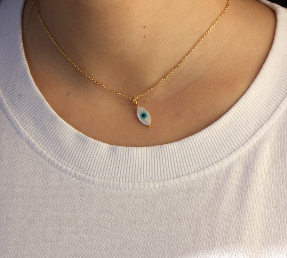 Collier doré talisman oeil nacre - OEIL OVALE