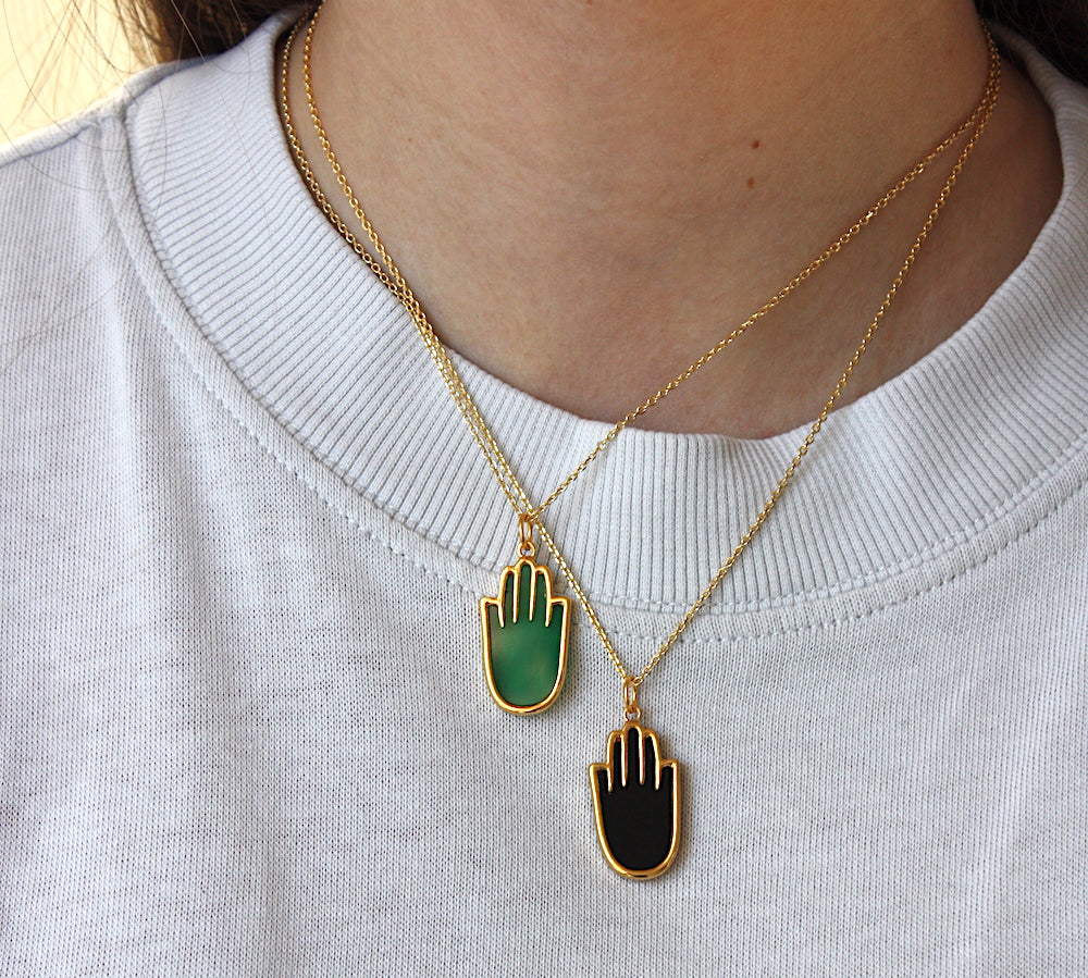 Collier doré main de fatma pierre