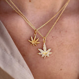 Collier doré feuille de chanvre zircons - ZIRCONS BLANCS