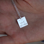 Collier argent 925 et médaille carrée + qu’hier - que demain