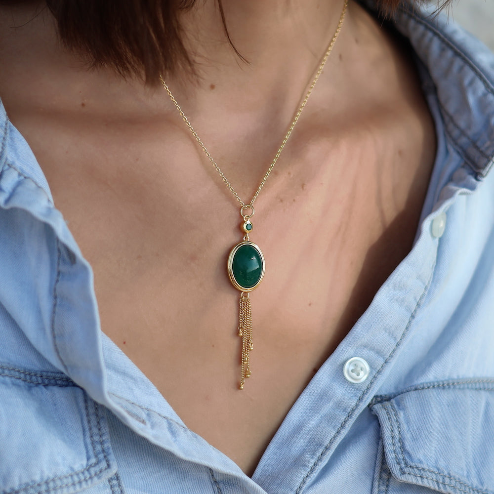 Collier doré pierre cabochon et chainettes - ONYX VERTE -