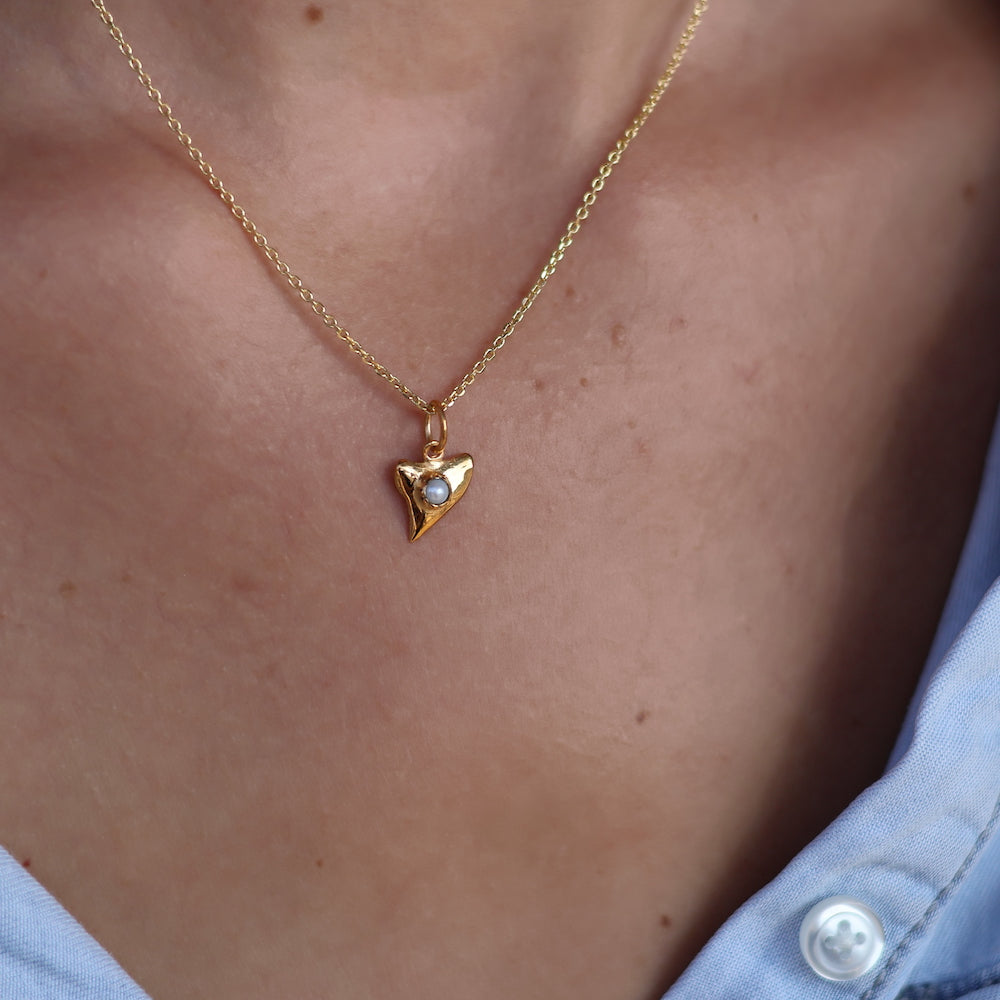 Collier doré dent de requin et pierre - PERLE - Colliers