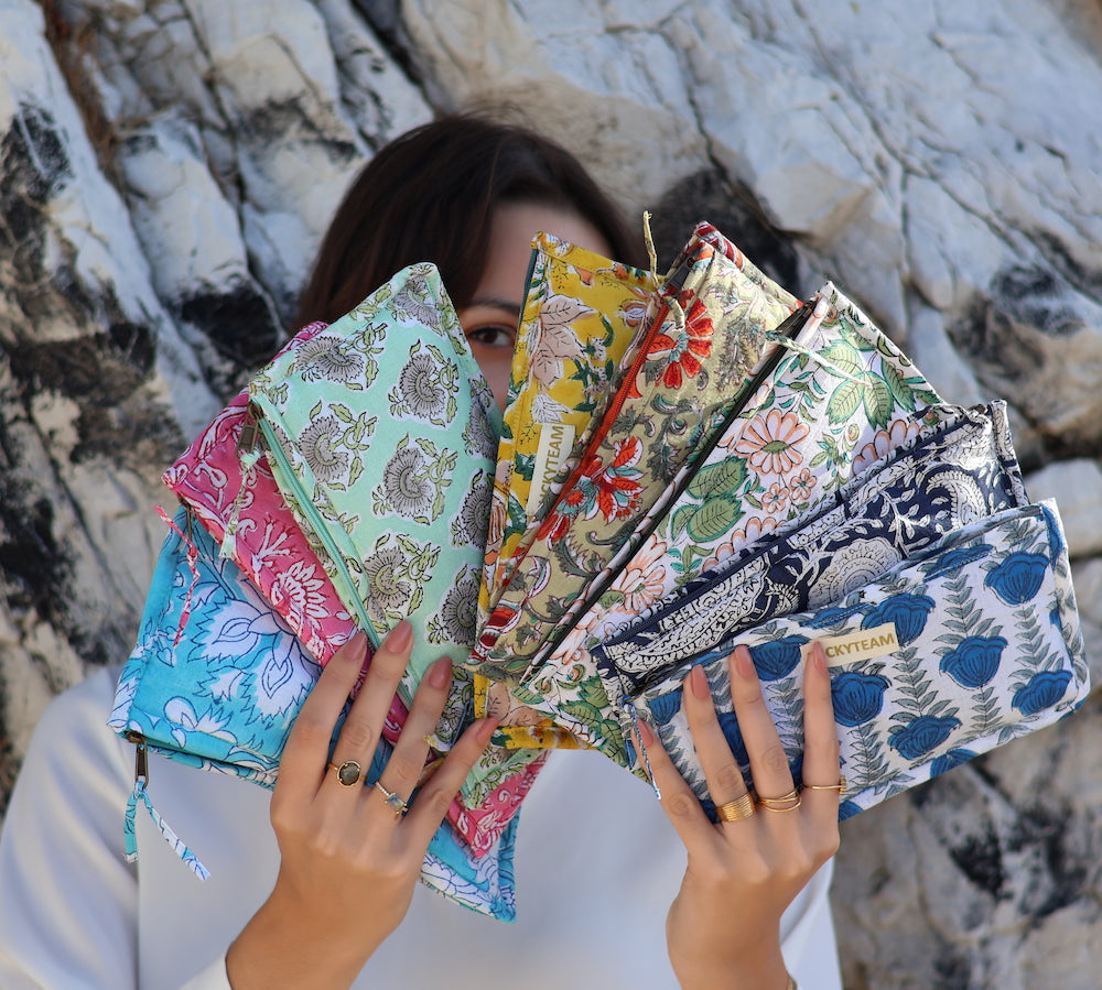 Pochette verte claire & fleurs blanches - Pochettes de