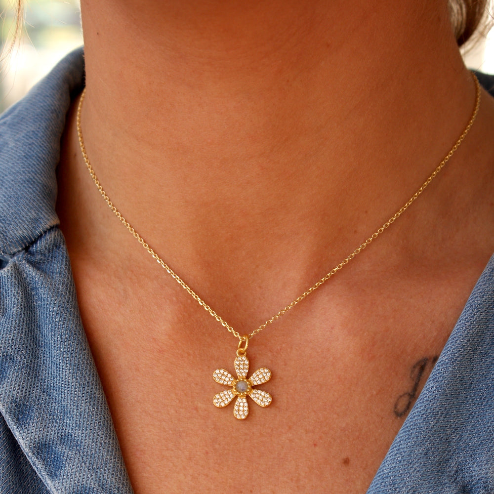 Collier doré pendentif fleur pierre et zircons - PIERRE DE