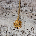 Collier doré médaille soleil visage et zircons - ZIRCON NOIR