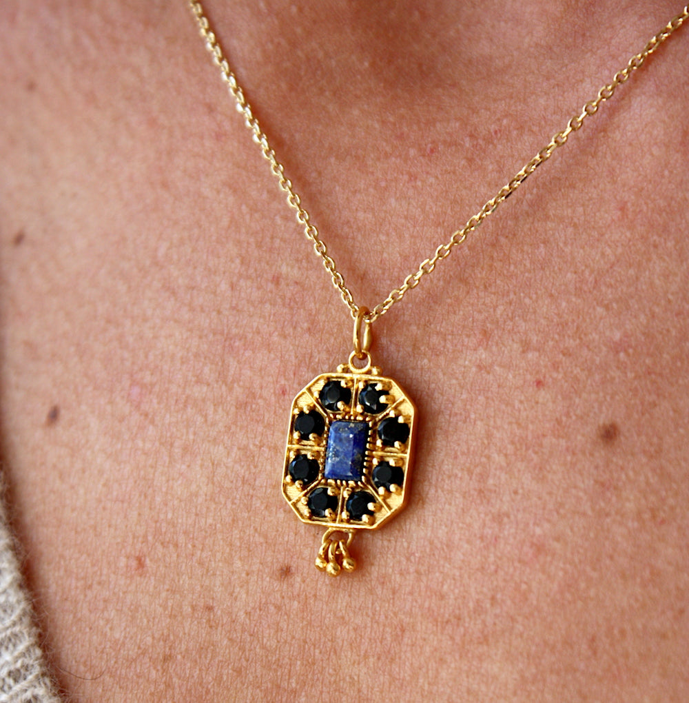 Collier doré plaque pierre et pampilles dorées - LAPIS &