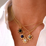Collier doré soleil zircons et pierre cabochon - PIERRE DE