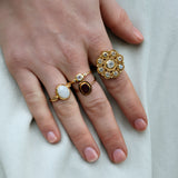 Irregular stone gold ring