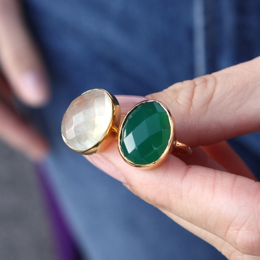 Bague dorée pierre facettée
