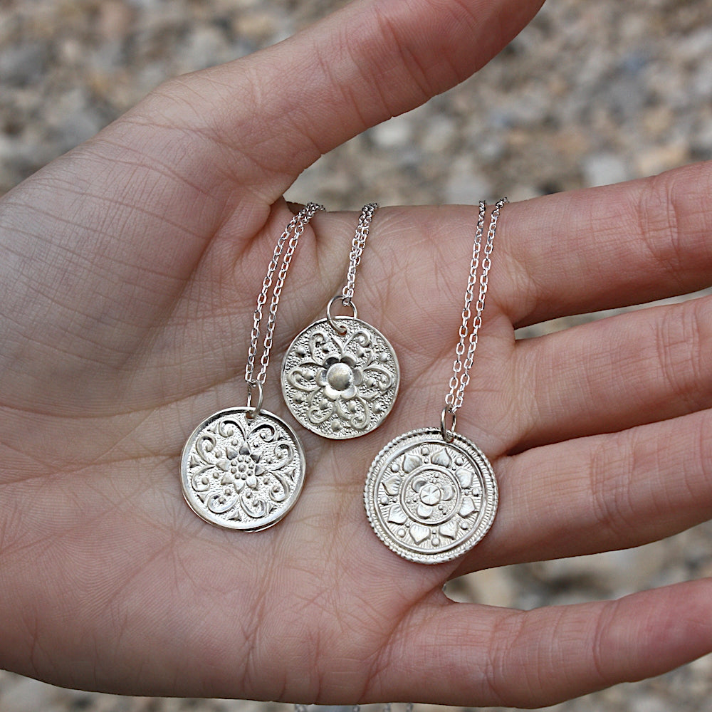 Collier argent 925 et médaille fleur