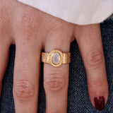 Bague chevalière dorée texturée et pierre - 50 / PIERRE DE