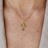 Collier croix dorée et zircons