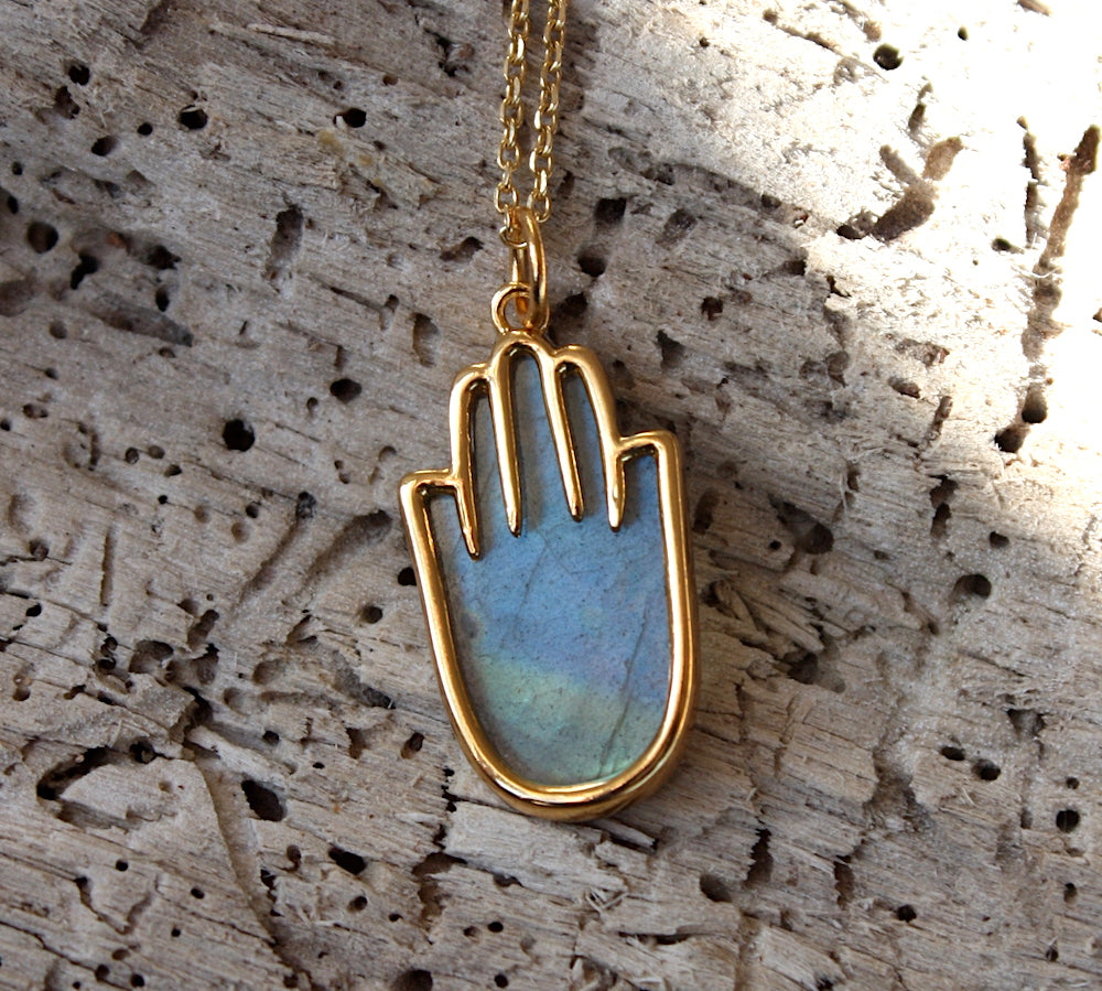 Collier doré main de fatma pierre