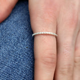 Thin ring in 925 silver and white zircons